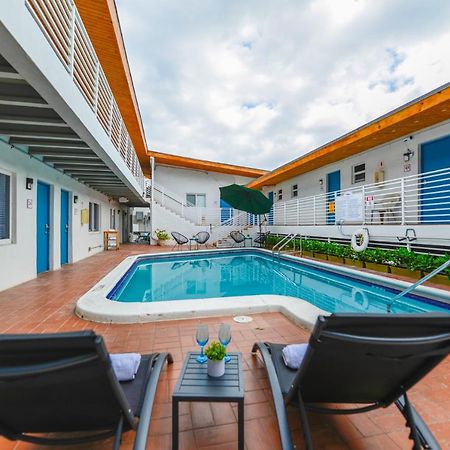 Cozy 1 Bedroom With Pool Steps From The Beach #47 Hollywood Dış mekan fotoğraf