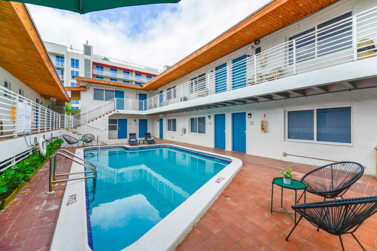 Cozy 1 Bedroom With Pool Steps From The Beach #47 Hollywood Dış mekan fotoğraf