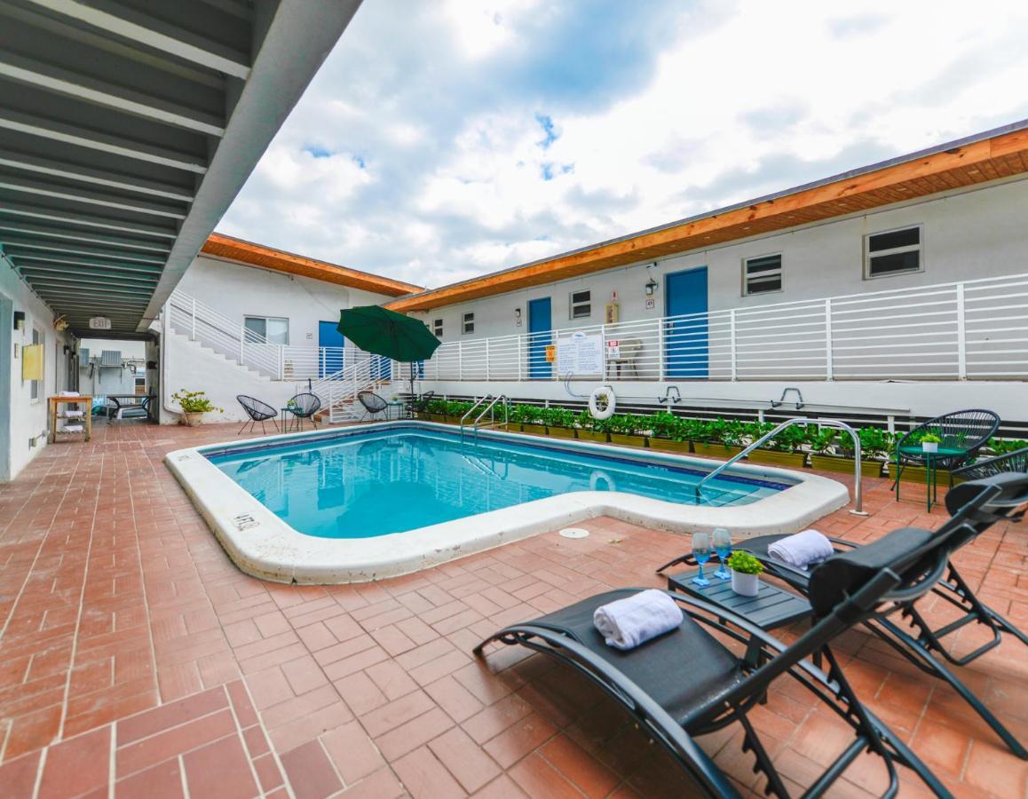Cozy 1 Bedroom With Pool Steps From The Beach #47 Hollywood Dış mekan fotoğraf
