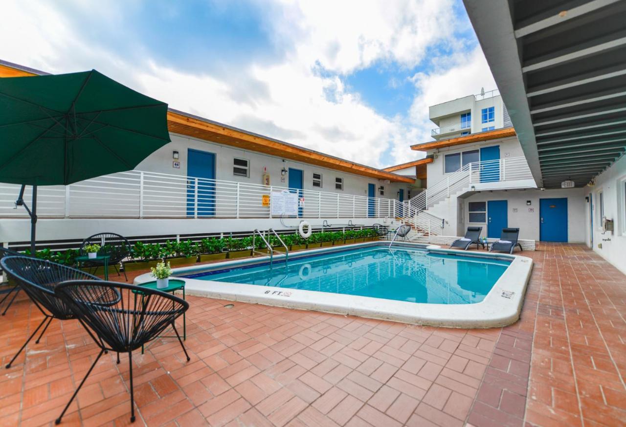 Cozy 1 Bedroom With Pool Steps From The Beach #47 Hollywood Dış mekan fotoğraf